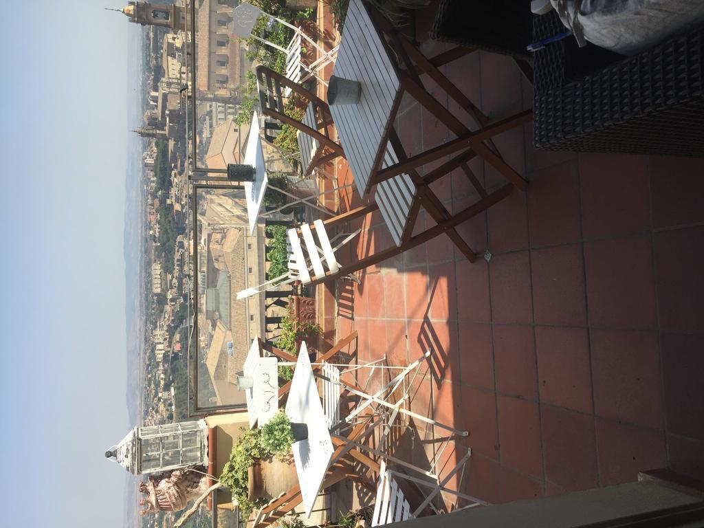 Casa Tipica Siciliana Patronale Home Bedandbreakfast Tremetrisoprailcielo Camere Con Vista, Colazione Interna In Terrazzo Panoramico Caltagirone Exterior photo