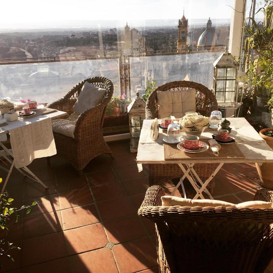Casa Tipica Siciliana Patronale Home Bedandbreakfast Tremetrisoprailcielo Camere Con Vista, Colazione Interna In Terrazzo Panoramico Caltagirone Exterior photo